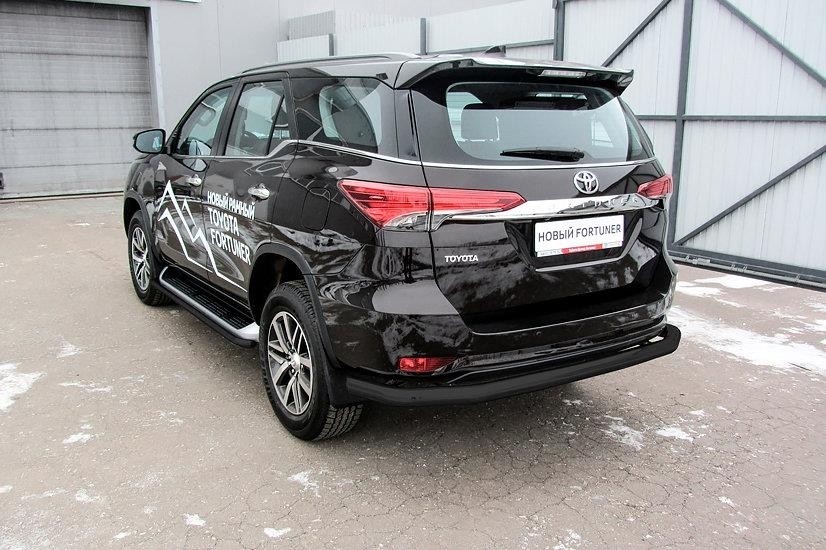 Slitkoff TFOR-007B защита заднего бампера d76 длинная черная Toyota Fortuner (2017)